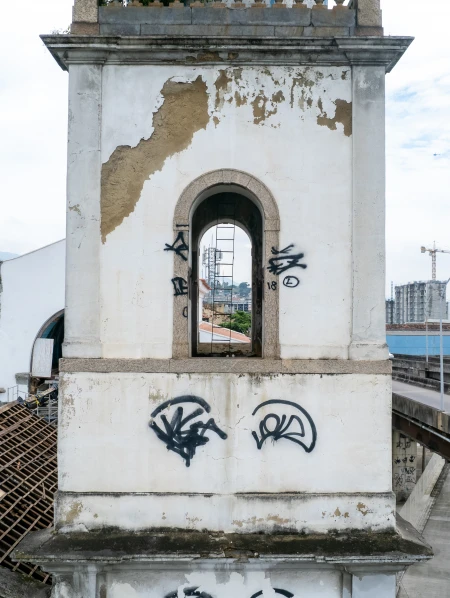Fenestras do Campanário (quatro)