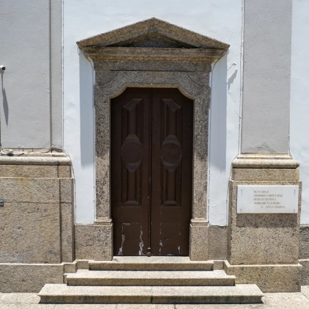 Portadas Laterais (da fachada) (duas)
