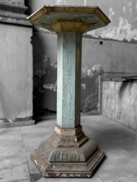 Pedestal