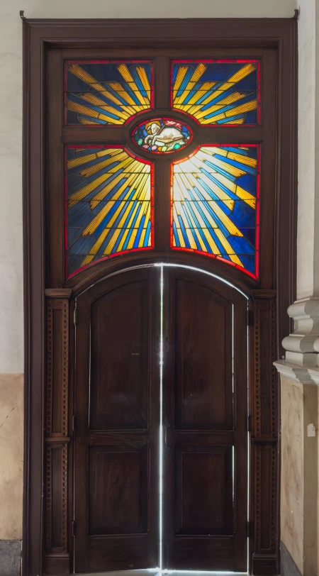 Porta Lateral com Vitral