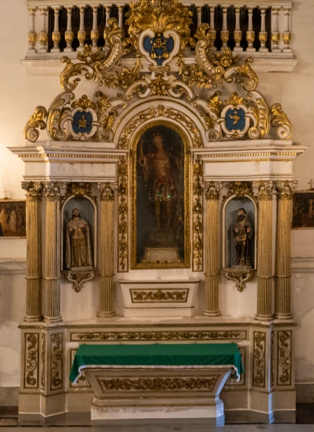 Retábulo lateral (São Miguel)