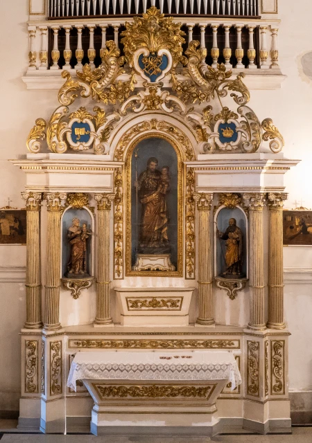 Retábulo lateral (São José)