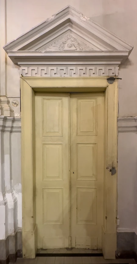 Porta com Tímpano (2)