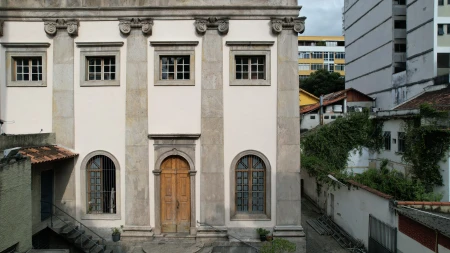 Pilastras (trinta e duas)