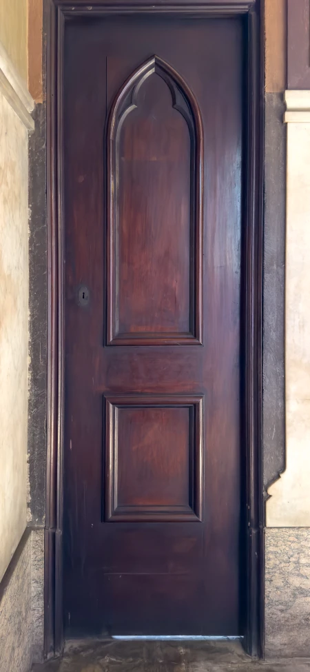 Porta das escadas (2)