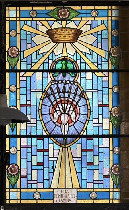 Vitral (Espadas de N. Sra. das Dores)