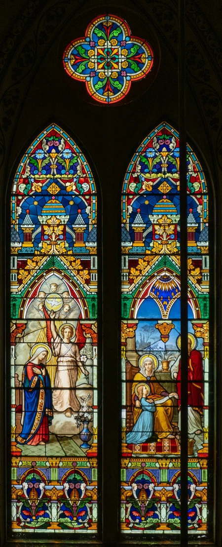 Vitral [1: Anjo visita Virgem (Anunciação); 2: Sant'Ana Mestra, Virgem Maria Menina e São Joaquim]