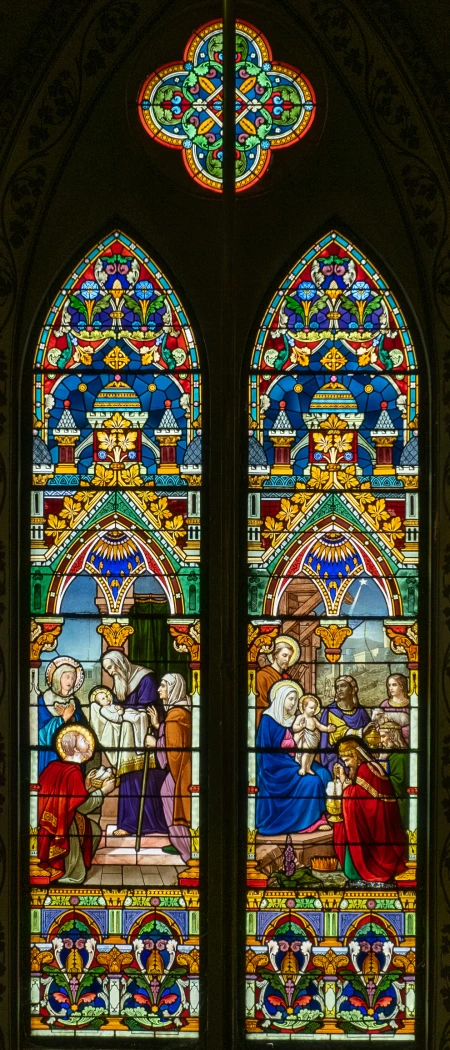 Vitral [1; Apresentação de Jesus no Templo; 2: Visita dos Reis Magos]