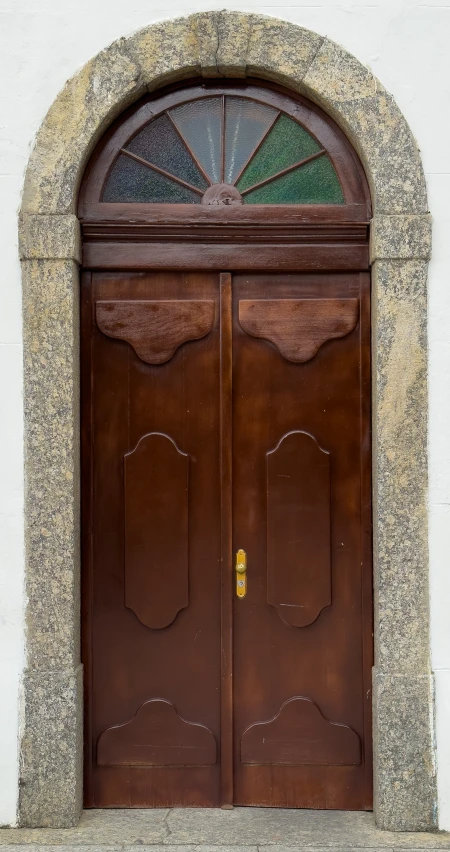 Porta lateral (cantaria)