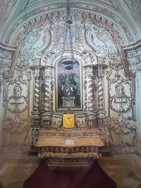 Retábulo Nossa Senhora do Amor Divino