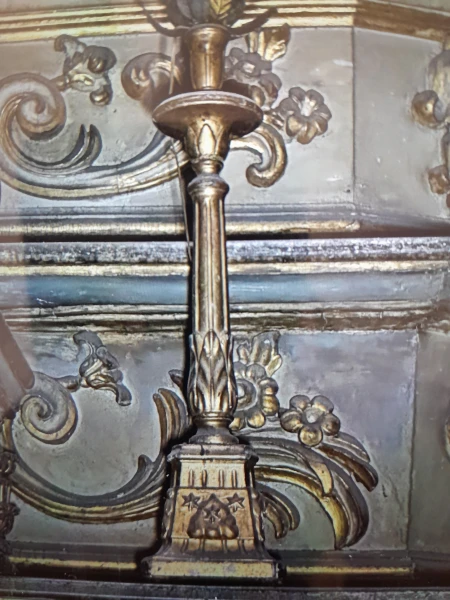 Castiçal (vinte e quatro)